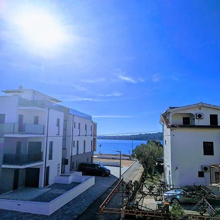 Zeezicht Appartement 50M From Beach Srima Dış mekan fotoğraf