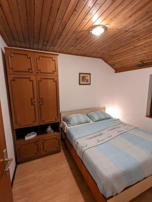 Zeezicht Appartement 50M From Beach Srima Dış mekan fotoğraf