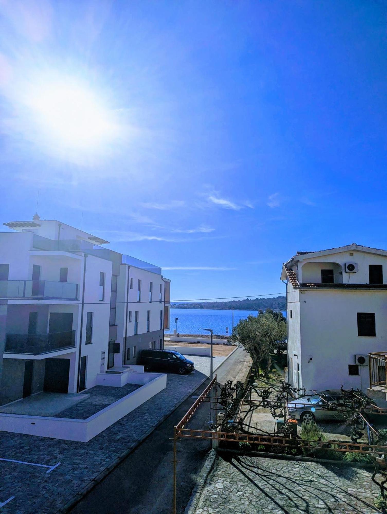 Zeezicht Appartement 50M From Beach Srima Dış mekan fotoğraf