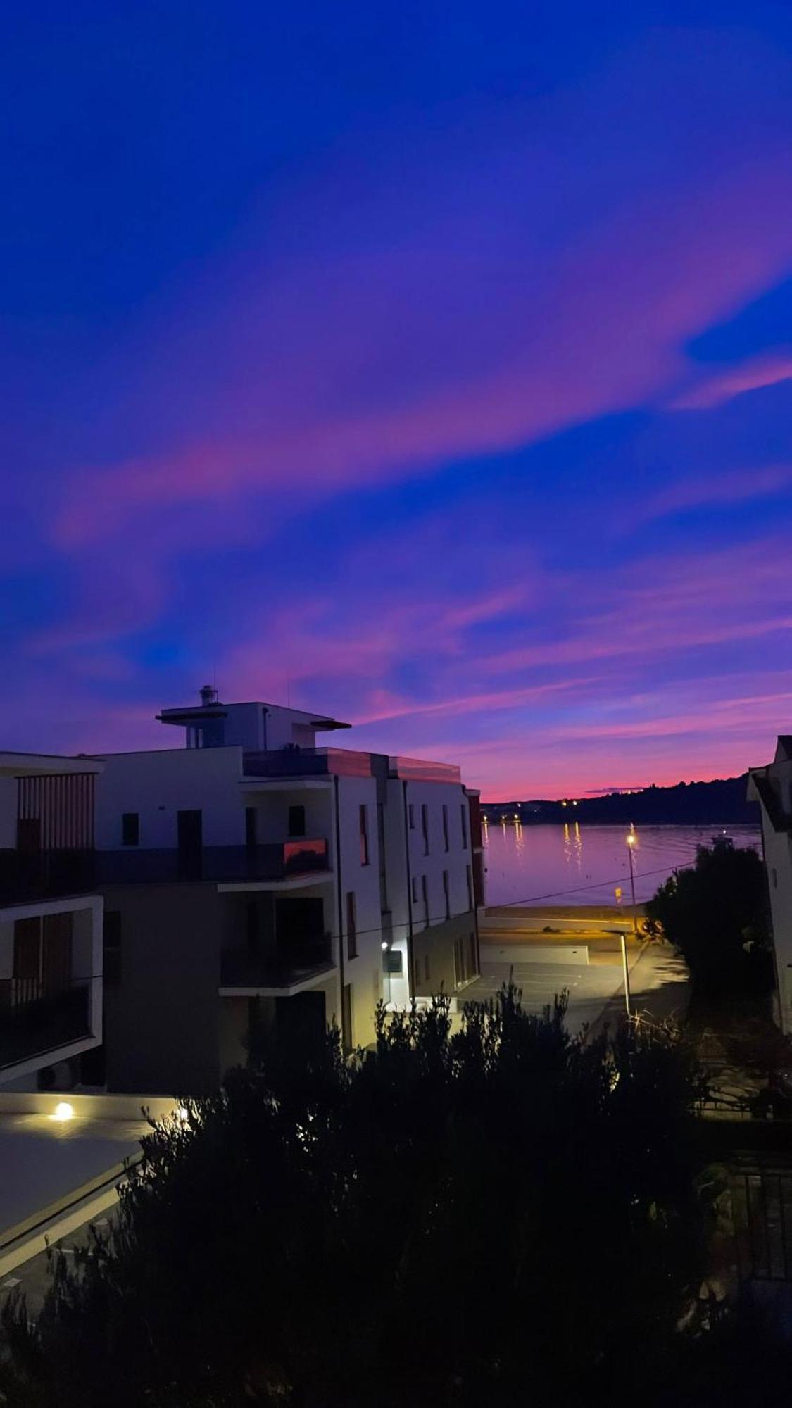 Zeezicht Appartement 50M From Beach Srima Dış mekan fotoğraf